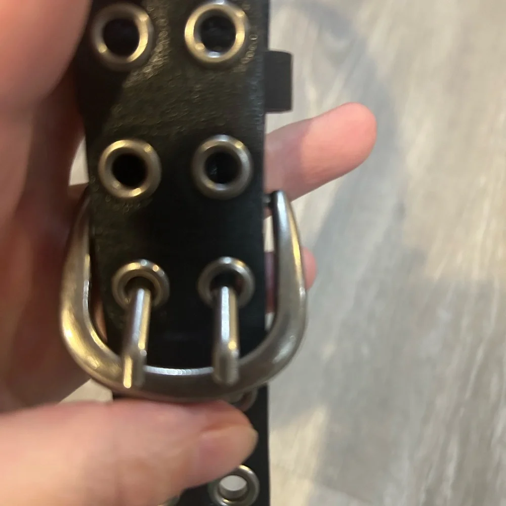 Black belt with two prong closure size medium